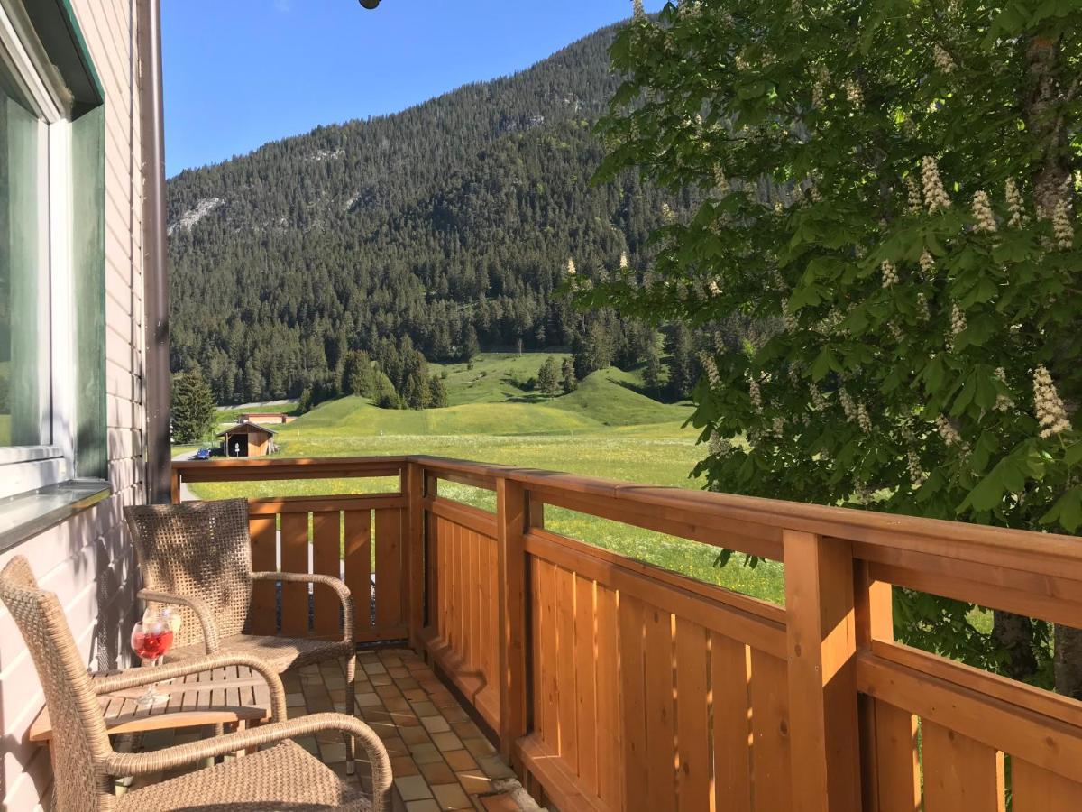 Naturparkhotel Florence Weissenbach am Lech Esterno foto