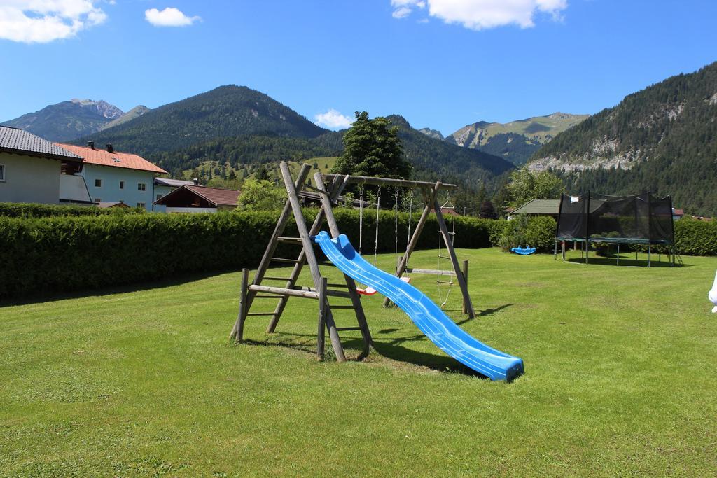 Naturparkhotel Florence Weissenbach am Lech Esterno foto