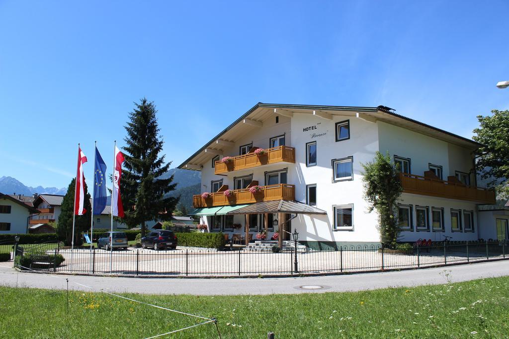 Naturparkhotel Florence Weissenbach am Lech Esterno foto