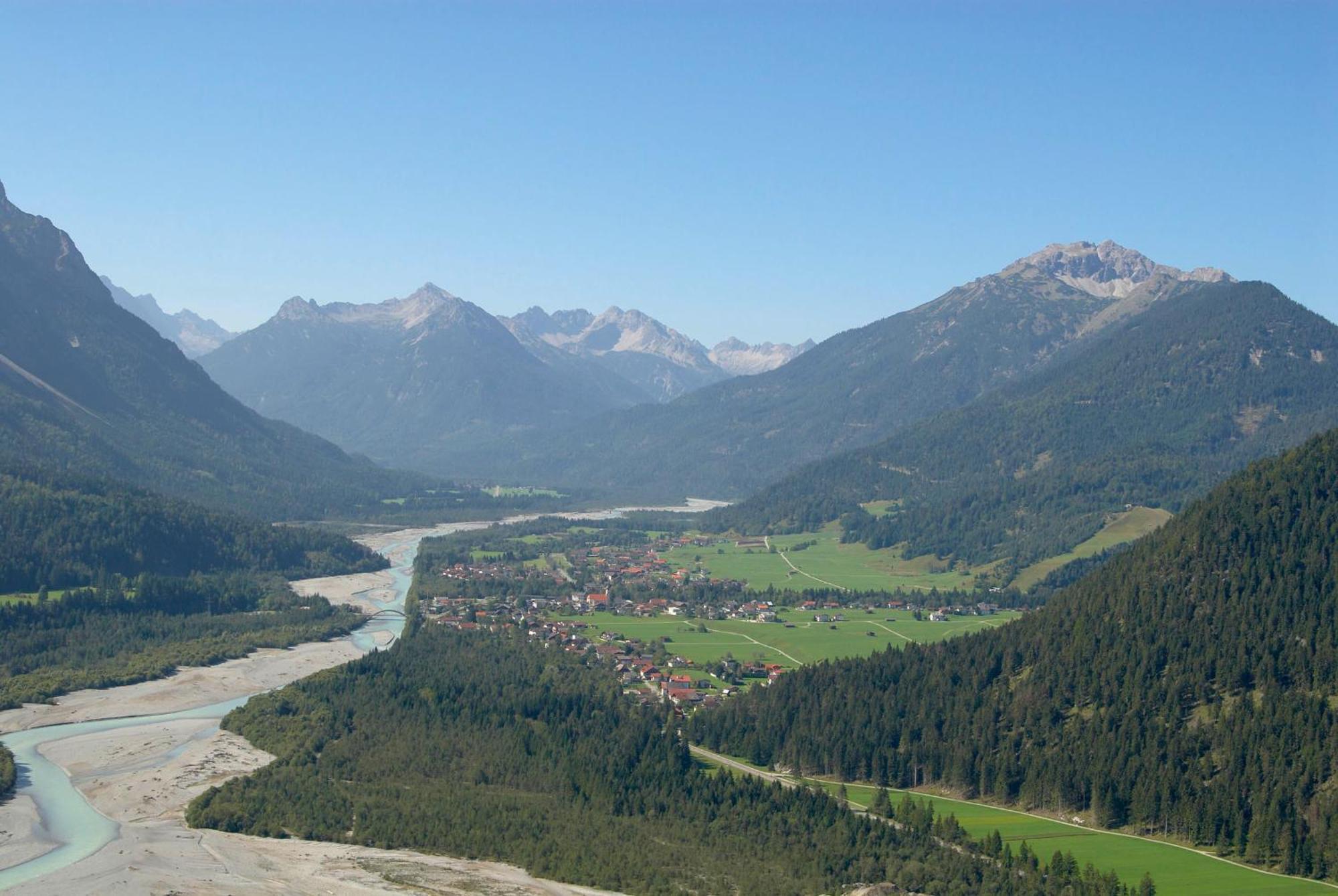 Naturparkhotel Florence Weissenbach am Lech Esterno foto