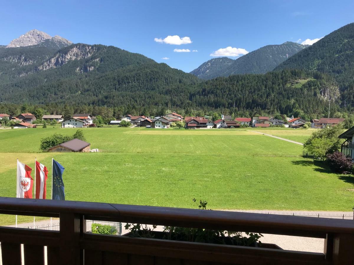 Naturparkhotel Florence Weissenbach am Lech Esterno foto
